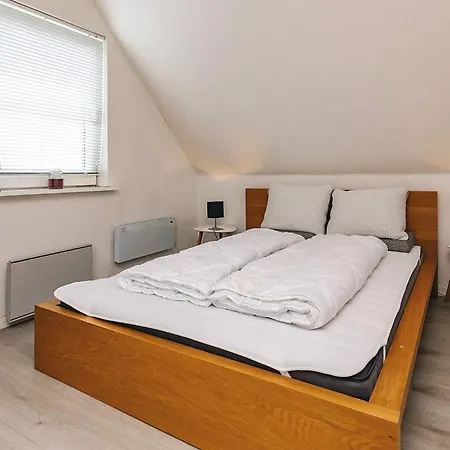 6 Person In * Vestervig