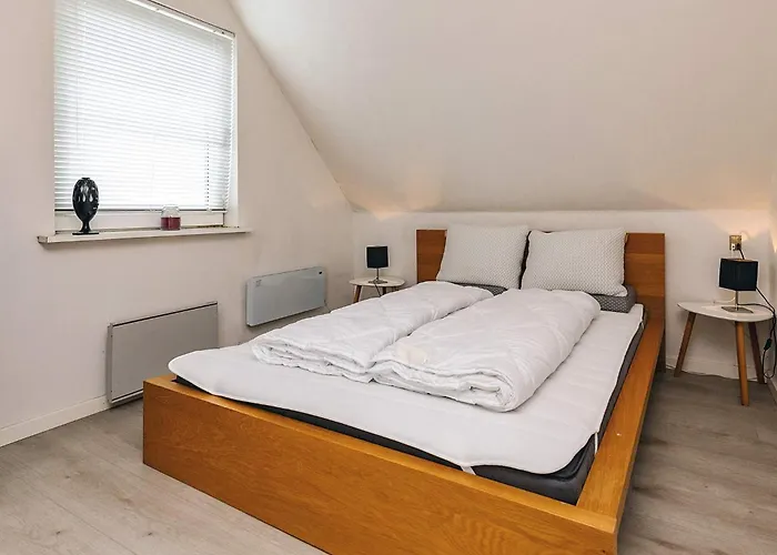 6 Person In * Vestervig